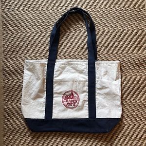 Trader Joe’s shopper tote